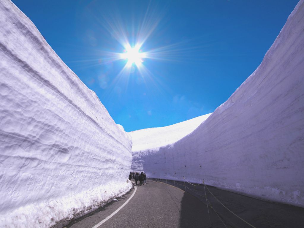 Snow Wall, Japan
