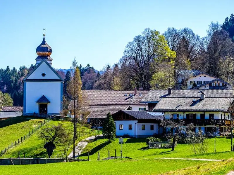 Wamberg houses and church