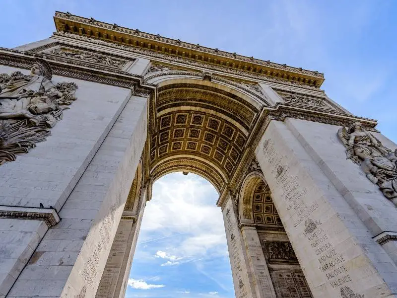 What makes Paris worth visiting - Arc de Triomphe