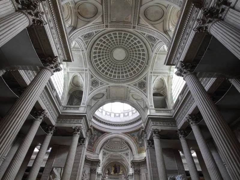 What makes Paris worth visiting - Pantheon interiors
