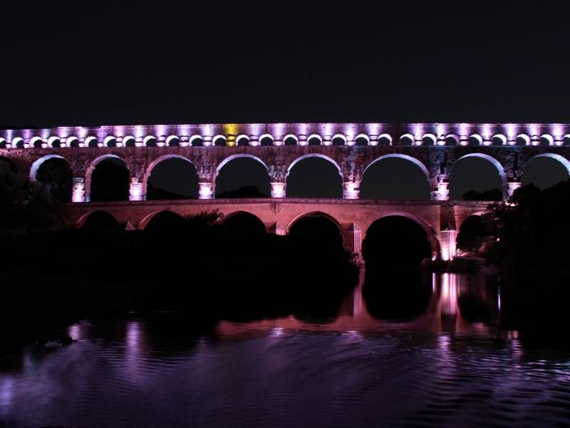 Pont du Gard at night, Reason to visit Avignon