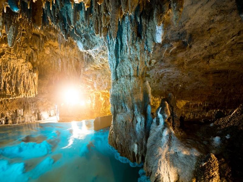 Blue-Fountain-Gyukusendo-Cave-Okinawa-Japan